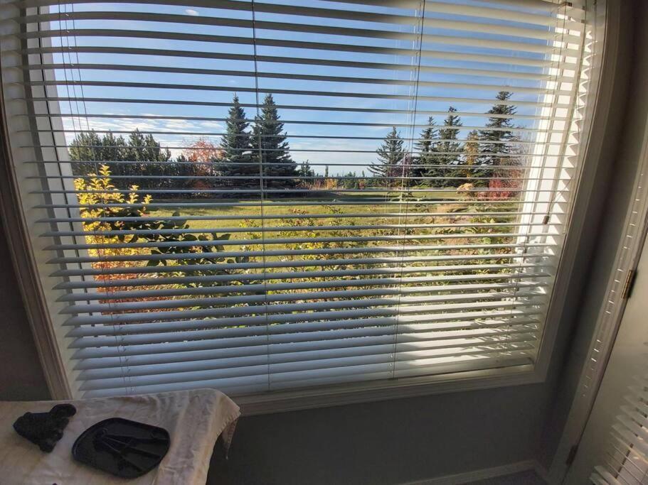 Countryside Escape - Retreat With Panoramic Views Holiday home Calgary